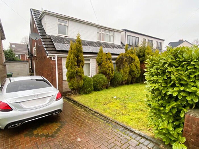3 Bedroom Semi-Detached House For Sale In Rydal Avenue, Chadderton, OL9