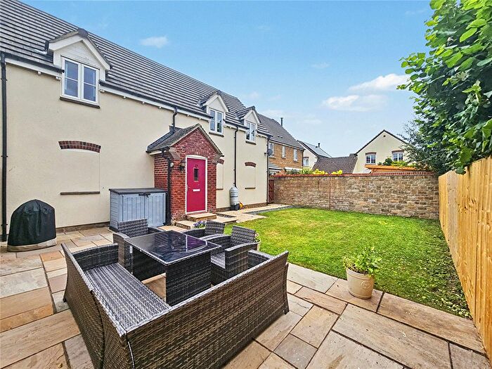 2 Bedroom Flat For Sale In Lower Meadow, Ilminster, Somerset, TA19