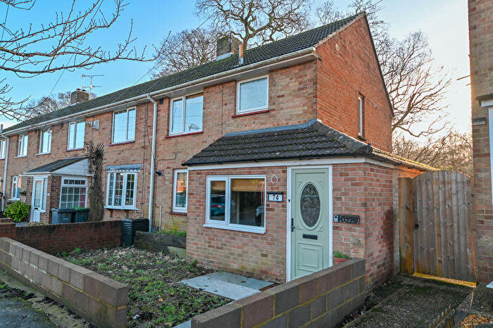 3 Bedroom End Of Terrace House For Sale In Bondfields Crescent, Leigh Park, PO9