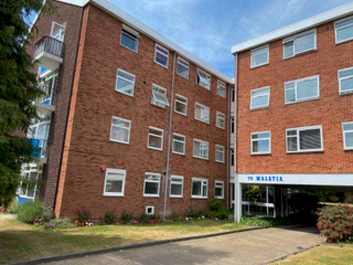 2 Bedroom Flat To Rent In South Croydon, CR2