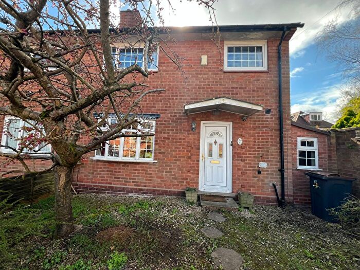 3 Bedroom Semi Detached House To Rent In Durlston Grove, Hall Green, Birmingham, B28
