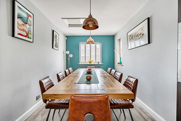 4 Bedroom Detached House For Sale In East Park Farm Drive, Charvil, Reading, Berkshire, RG10