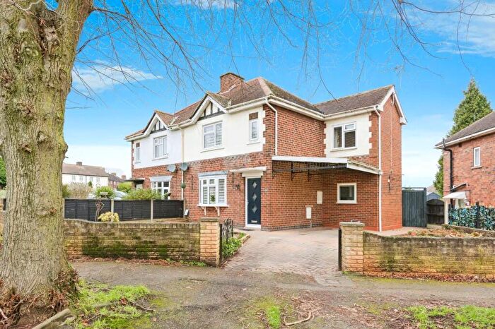 3 Bedroom Semi Detached House For Sale In Dormer Avenue, Tamworth, Staffordshire, B77