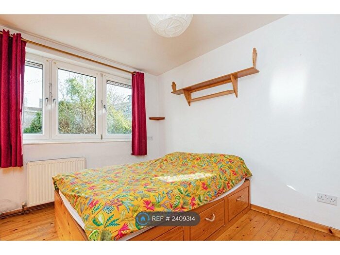 2 Bedroom Flat To Rent In Wilmer Gardens, London, N1