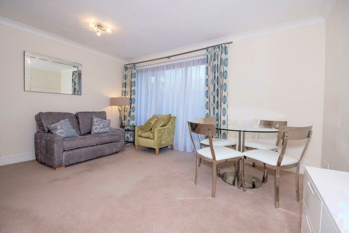 1 Bedroom Apartment To Rent In Brook Street, Central Oxford, OX1