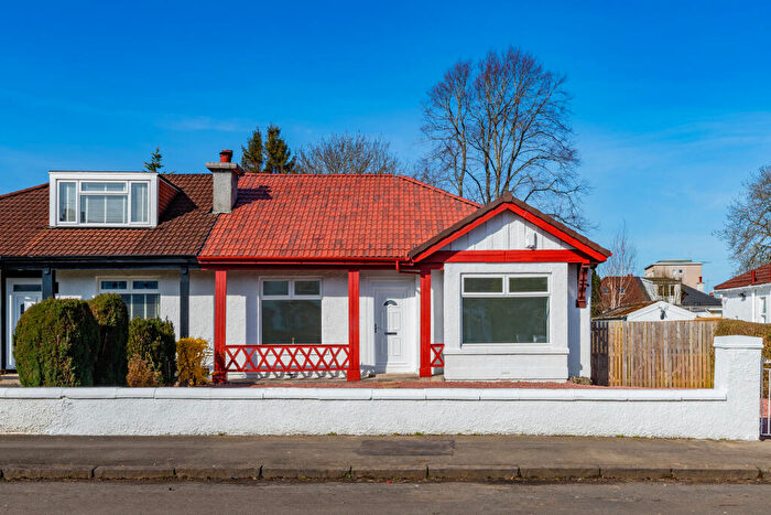 4 Bedroom Semi-Detached Bungalow For Sale In Hatton Gardens, Glasgow, G52