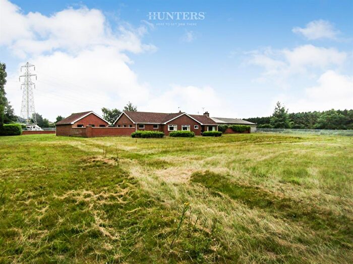 3 Bedroom Bungalow For Sale In Butterwick Road, Messingham, Scunthorpe, DN17