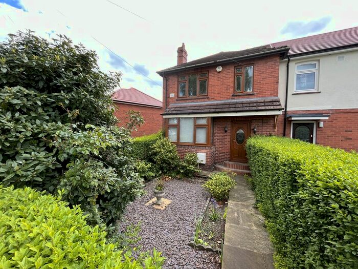 3 Bedroom Town House To Rent In Lime Pit Lane, Stanley, WF3