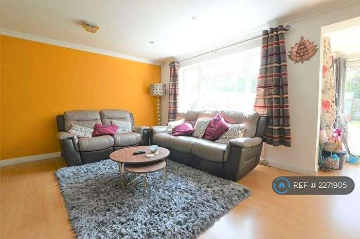 4 Bedroom Terraced House To Rent In Holcon Court, Redhill, RH1