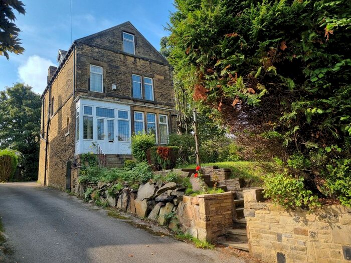 5 Bedroom Detached House To Rent In Toller Lane, Bradford, BD9