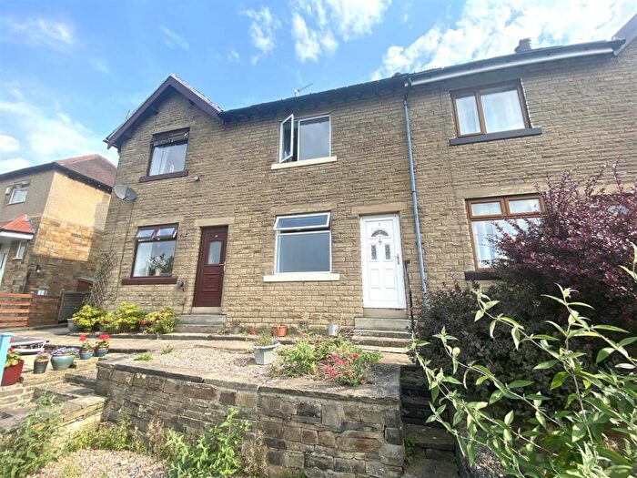 2 Bedroom House To Rent In Park Terrace, Stump Cross, Halifax, HX3