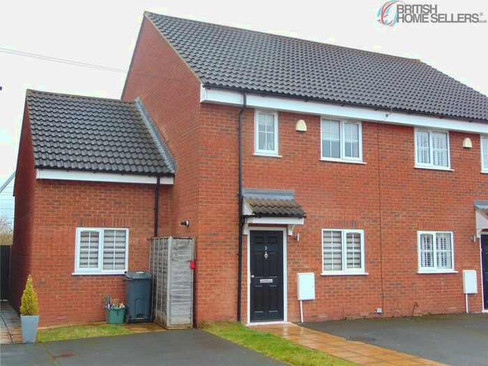 4 Bedroom Semi-Detached House For Sale In Macs Close, Padworth, Reading, Berkshire, RG7