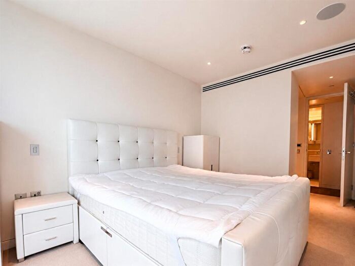 2 Bedroom Apartment For Sale In The Heron Building, More Street, City, EC2Y - Photo 9