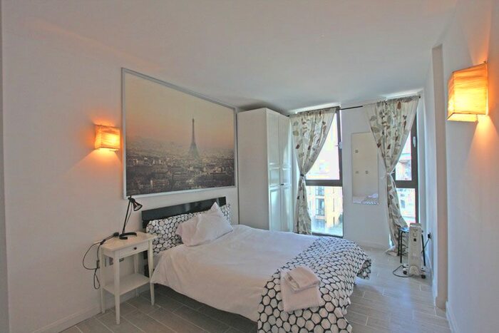 2 Bedroom Flat To Rent In Union Park, Greenwich, London, SE10