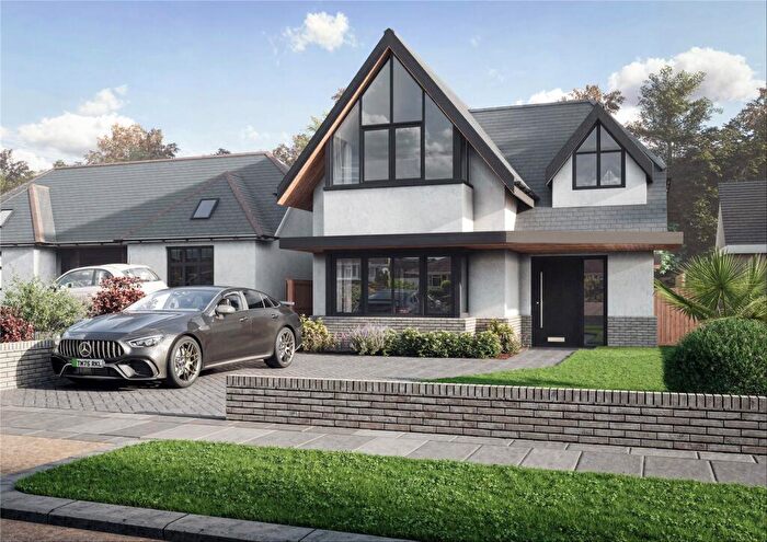 4 Bedroom Detached House For Sale In Woodside, Leigh-on-Sea, Essex, SS9