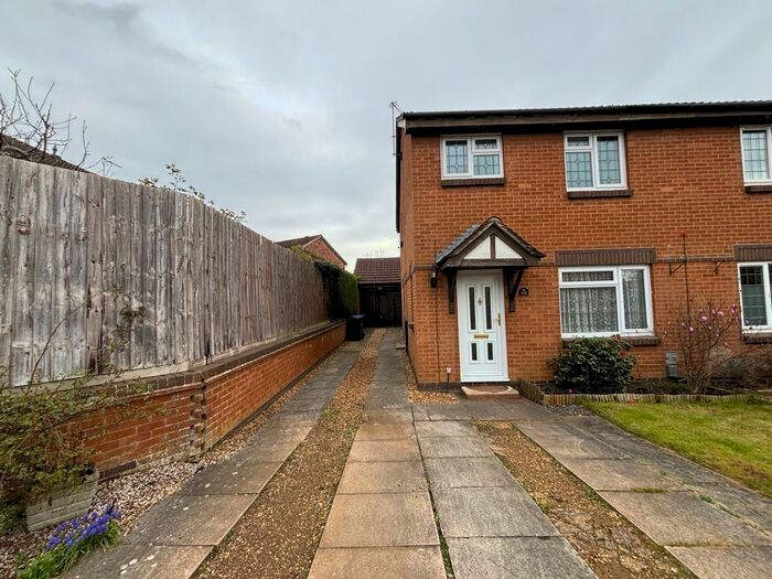 3 Bedroom Detached House To Rent In Yeoman Meadow, Northampton, NN4