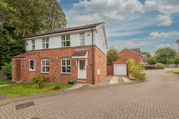 3 Bedroom Semi-Detached House To Rent In Meadow Walk, Chapel Allerton, Leeds, LS7