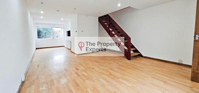 3 Bedroom End Of Terrace House To Rent In Blendon Path, Bromley, BR1
