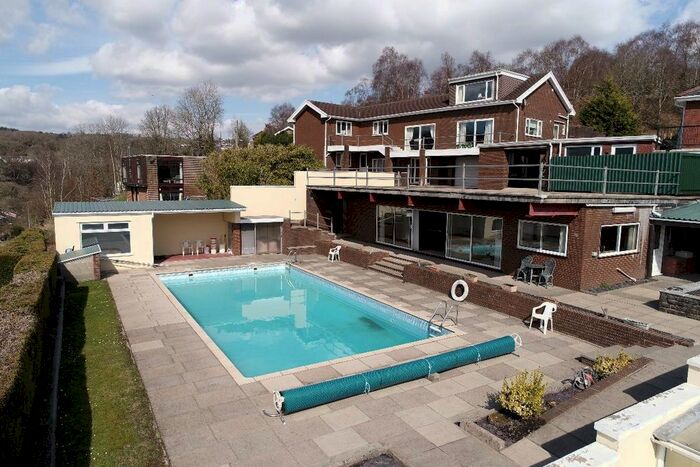 7 Bedroom Detached House For Sale In Pentwyn Deintyr, Quakers Yard, Treharris, CF46