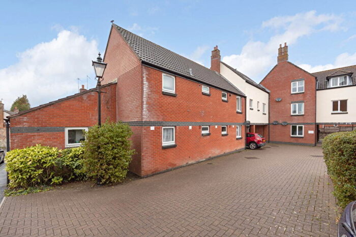 2 Bedroom Flat For Sale In Market Lavington, Devizes, Wiltshire, SN10
