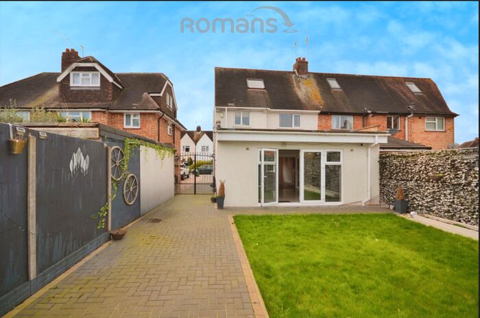 4 Bedroom Semi-Detached House To Rent In Anthony Way, Cippenham, SL1