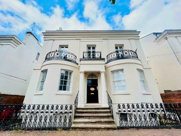 2 Bedroom Flat To Rent In Portland Street, Leamington Spa, CV32