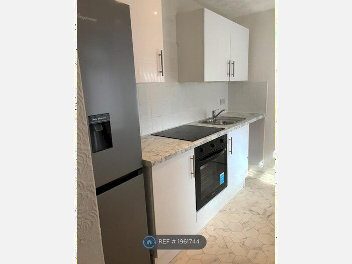 1 Bedroom Property To Rent In Mossley Road, Ashton-Under-Lyne, OL6