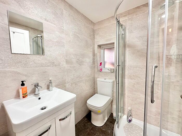 3 Bedroom Detached House For Sale In Craddock Road, Sale, Trafford, Greater Manchester, M33