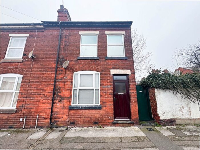 3 Bedroom End Terrace House For Sale In Kent Street, Walsall, West Midlands, WS2