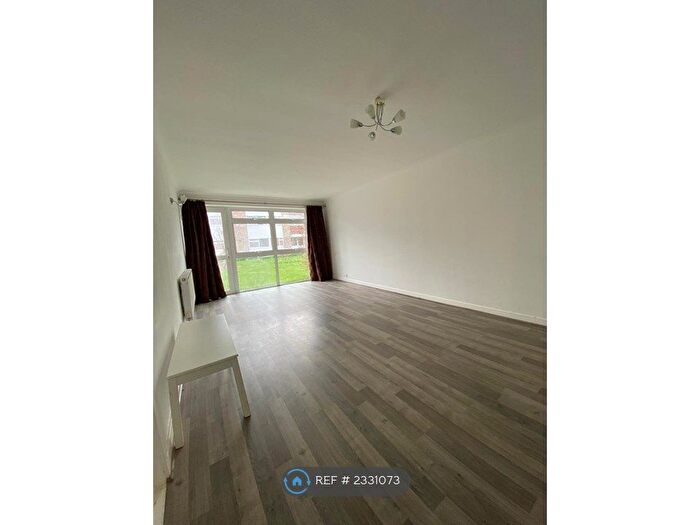 2 Bedroom Flat To Rent In Milton Road, Cambridge, CB4