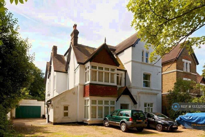 2 Bedroom Flat To Rent In Foxgrove Road, Beckenham, BR3