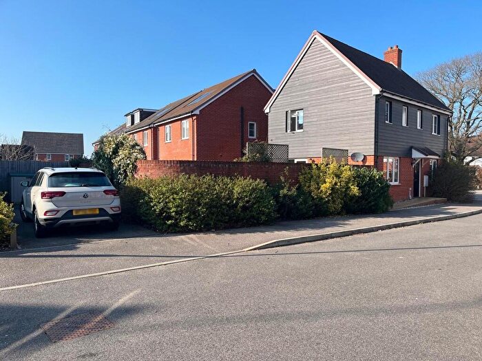 3 Bedroom Detached House To Rent In Peach Road, Horley, RH6