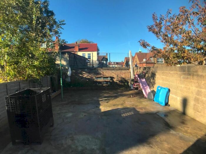 1 Bedroom Flat To Rent In Lancaster Road, Southall UB1
