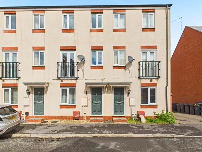 4 Bedroom Town House For Sale In Longhorn Avenue, Gloucester, GL1