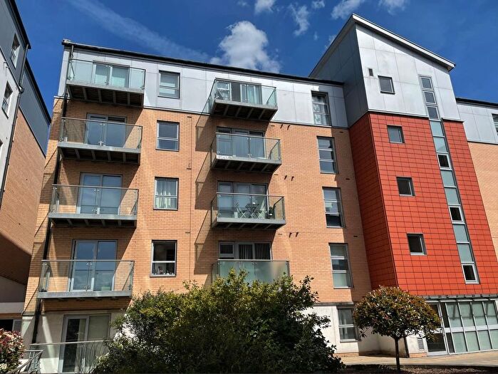 1 Bedroom Flat To Rent In Queen Mary Avenue, London, E18