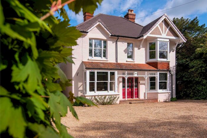 1 Bedroom Apartment To Rent In Massetts Road, Horley, RH6