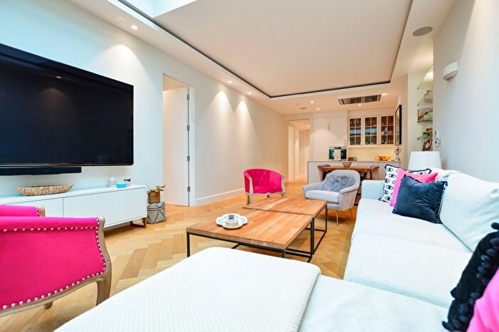 3 Bedroom Flat To Rent In Flat A, Hampstead Hill Gardens, Hampstead, NW3