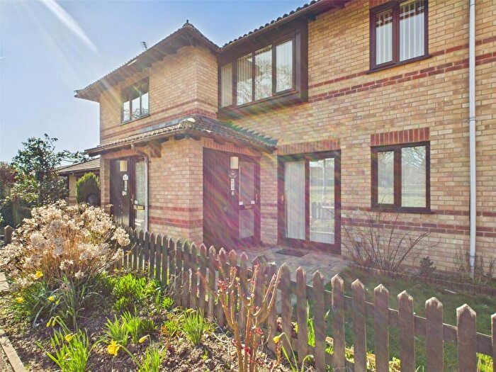 1 Bedroom Apartment For Sale In Kendal Gardens, Basingstoke, Hampshire, RG22