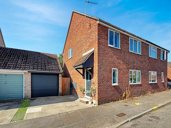 3 Bedroom Semi-Detached House For Sale In Elizabeth Way, Wivenhoe, Colchester, CO7