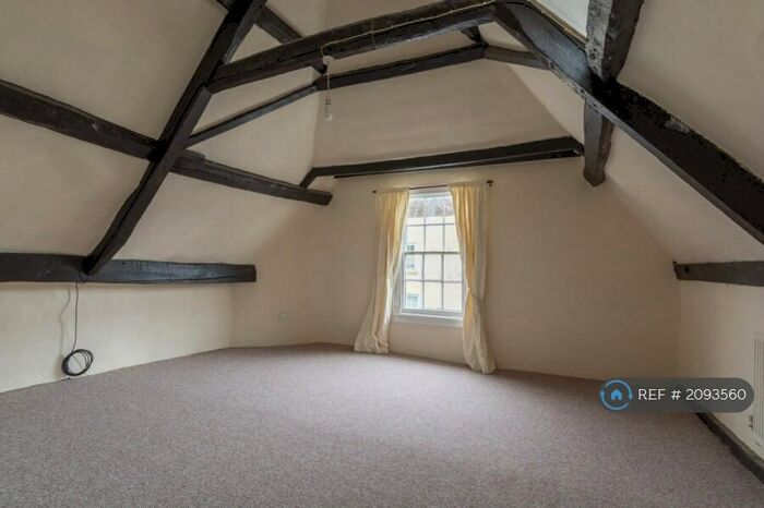 2 Bedroom Flat To Rent In Long Street, Tetbury, GL8