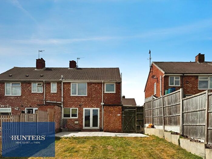 3 Bedroom Semi Detached House For Sale In Loundeswood Avenue, Newbold, Chesterfield, S41