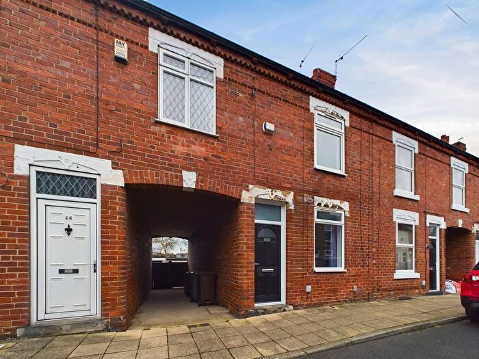 3 Bedroom Terraced House For Sale In Smawthorne Avenue, Castleford, WF10