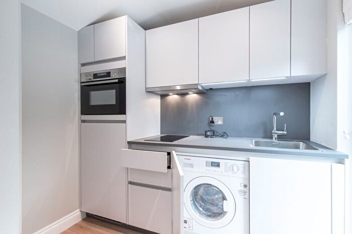 Studio To Rent In Warwick Road, London, SW5