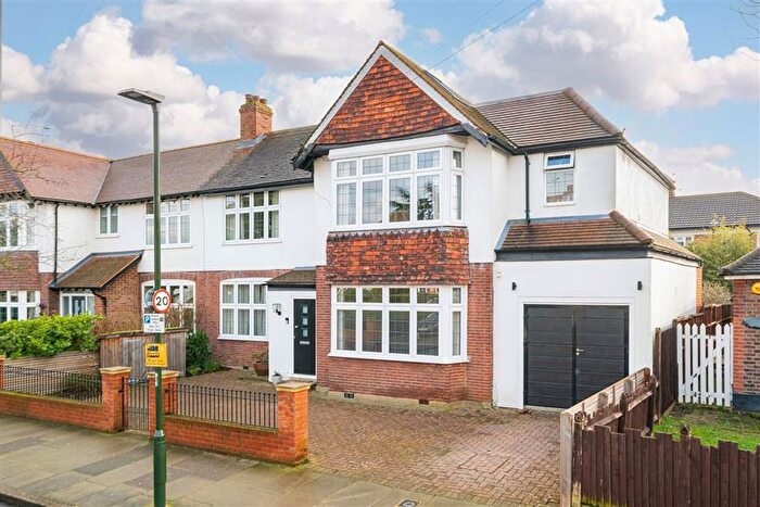 4 Bedroom Property For Sale In Elmfield Avenue, Teddington, TW11