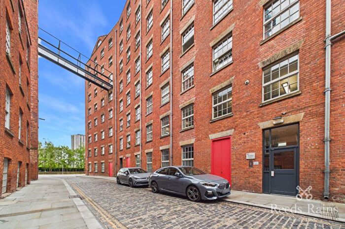 3 Bedroom Flat To Rent In Cotton Street, Manchester, Greater Manchester, M4
