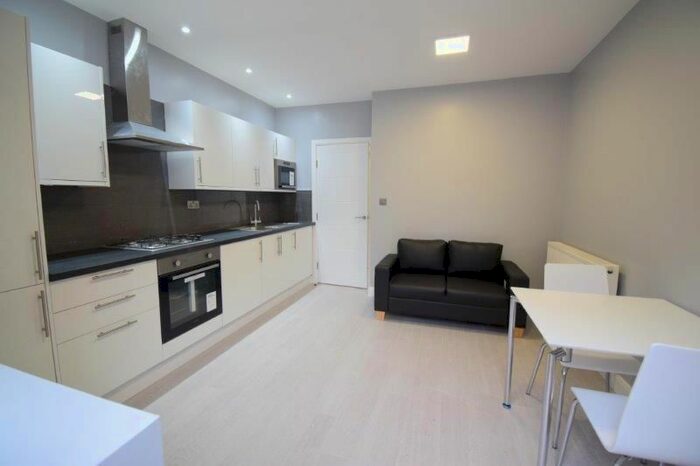 2 Bedroom Flat To Rent In Norwood Road, West Norwood, South London, SE27