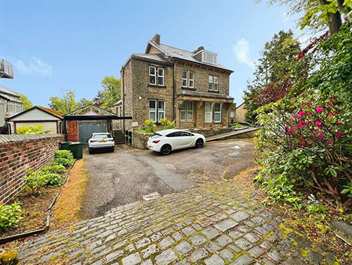 1 Bedroom Flat For Sale In Park Drive, Bradford, BD9