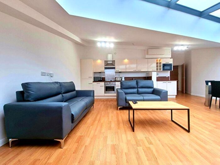 3 Bedroom Apartment To Rent In Mann Island, Liverpool, L3