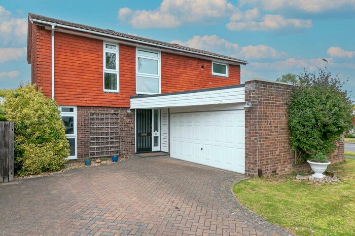 4 Bedroom Detached House For Sale In Netley Dell, Letchworth Garden City, SG6