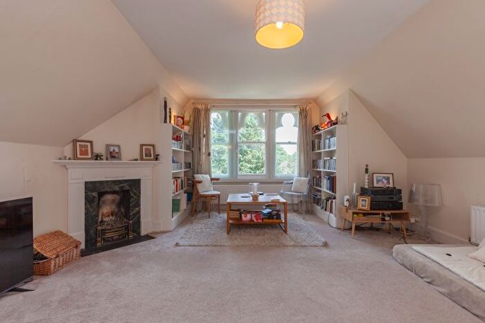 3 Bedroom Flat To Rent In Staverton Road, Oxford, OX2